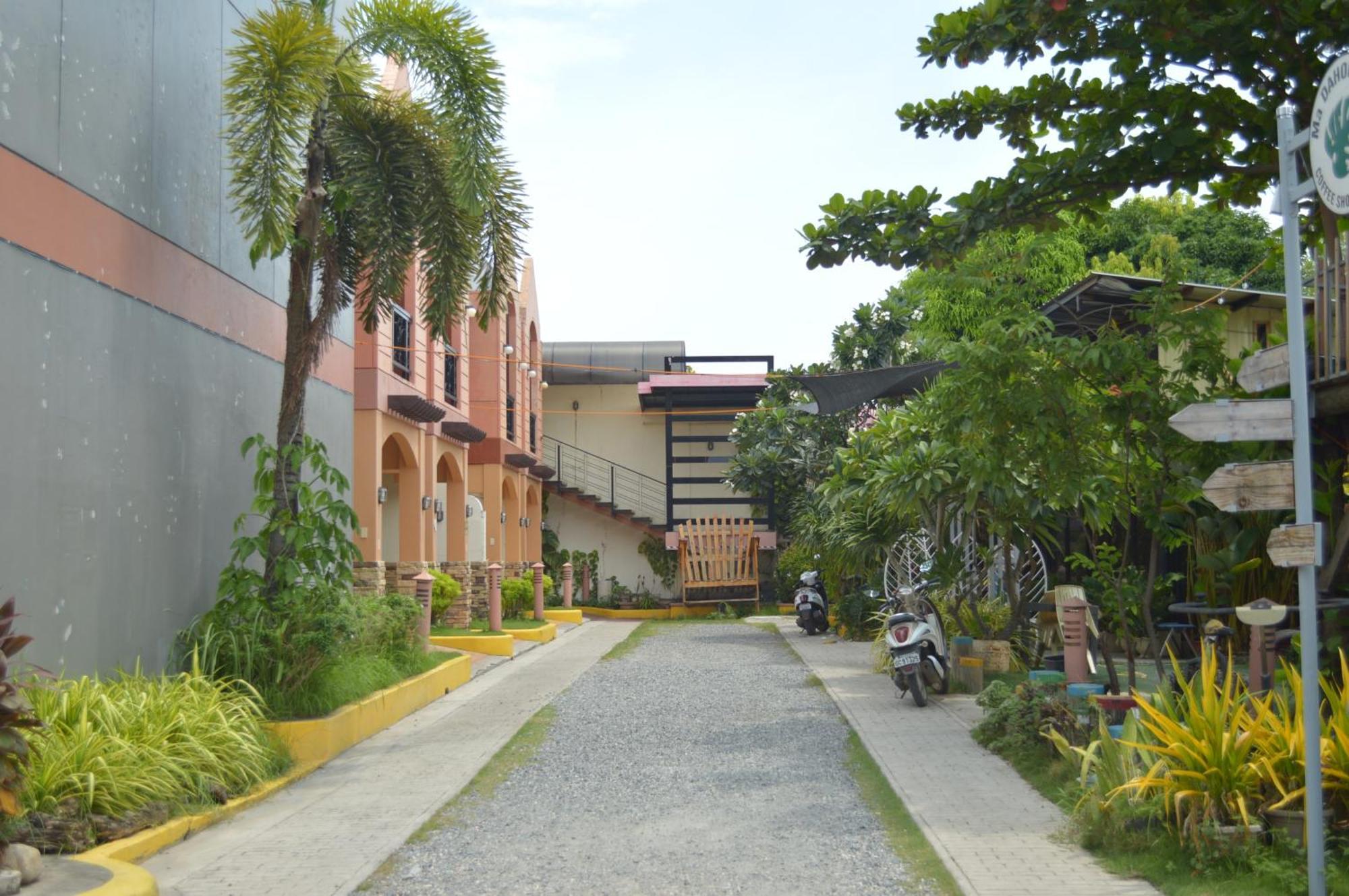 Manora Apartment Talisay  Exteriér fotografie