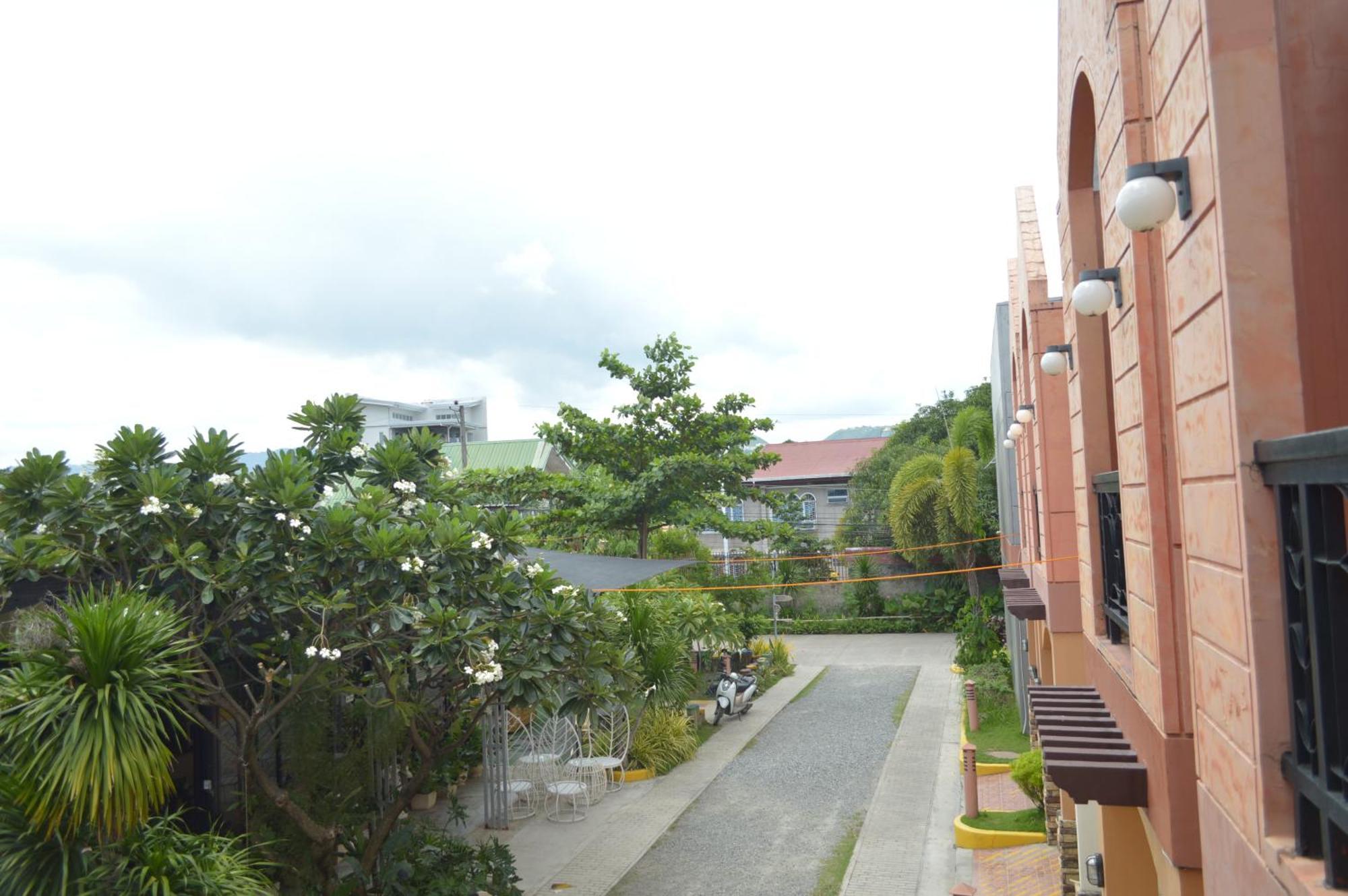 Manora Apartment Talisay  Exteriér fotografie