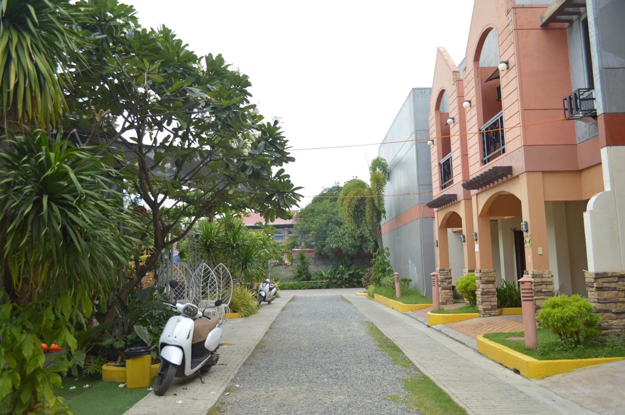 Manora Apartment Talisay  Exteriér fotografie